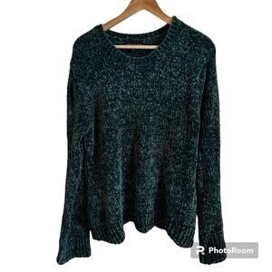 Attention women’s‎ sweater large green